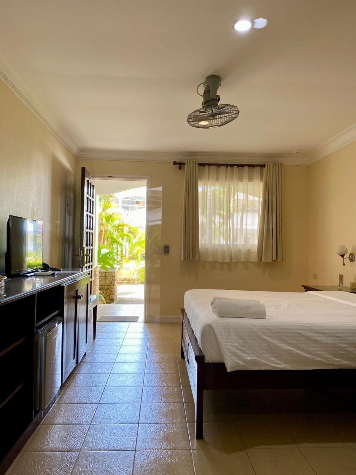 Panglao Regents Park Resort Esterno foto
