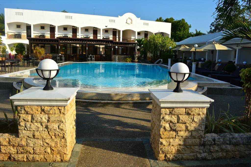 Panglao Regents Park Resort Esterno foto