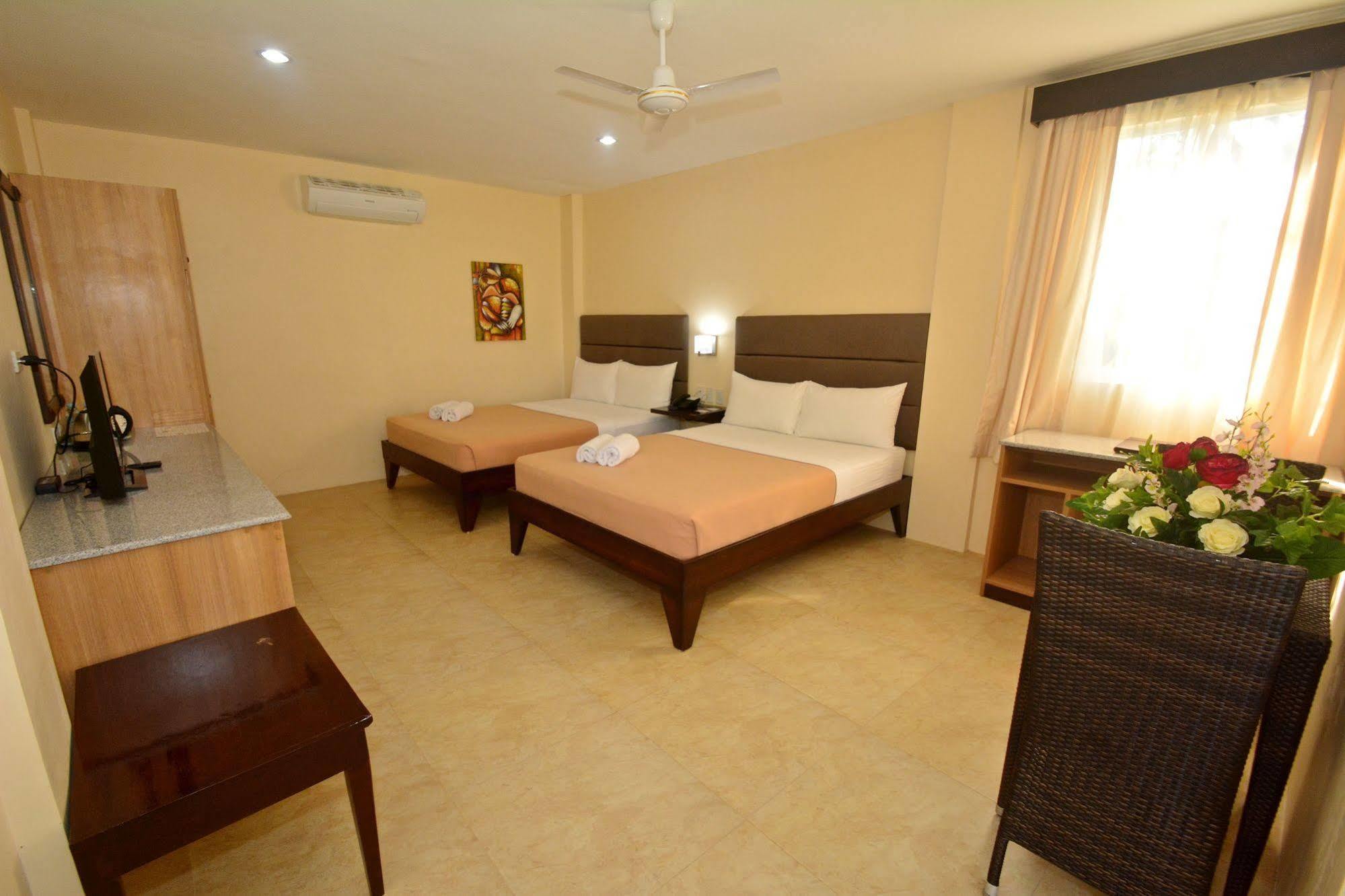 Panglao Regents Park Resort Esterno foto